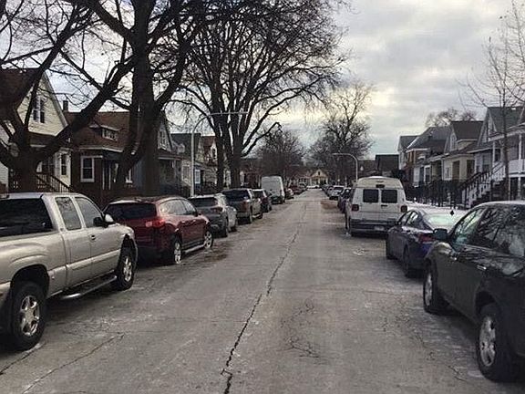 4th image of 2058 W 67th Pl