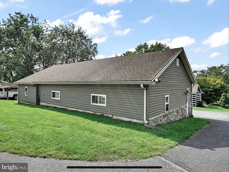 2178 Log Cabin Rd #1 — Photo 4