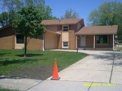 8240 Hampton Rd, Grosse Ile, MI, 48138
