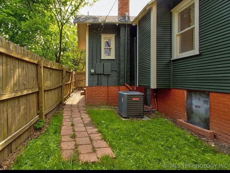 608 N McKinley Ave — Photo 27
