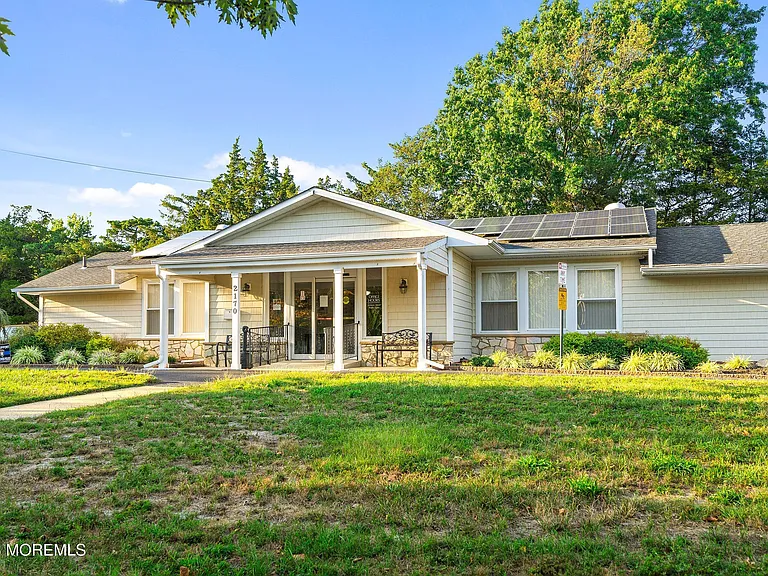 1734 Yorktowne Blvd — Photo 30