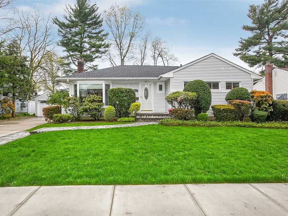 1st image of 456 Spruce Ln