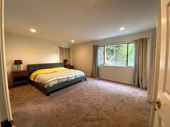 2nd image of 74 Eucalyptus Knoll St