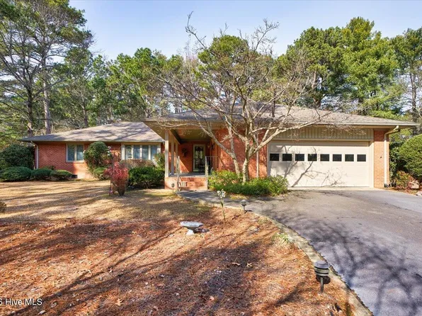 32 Bogie Drive, Whispering Pines, NC 28327