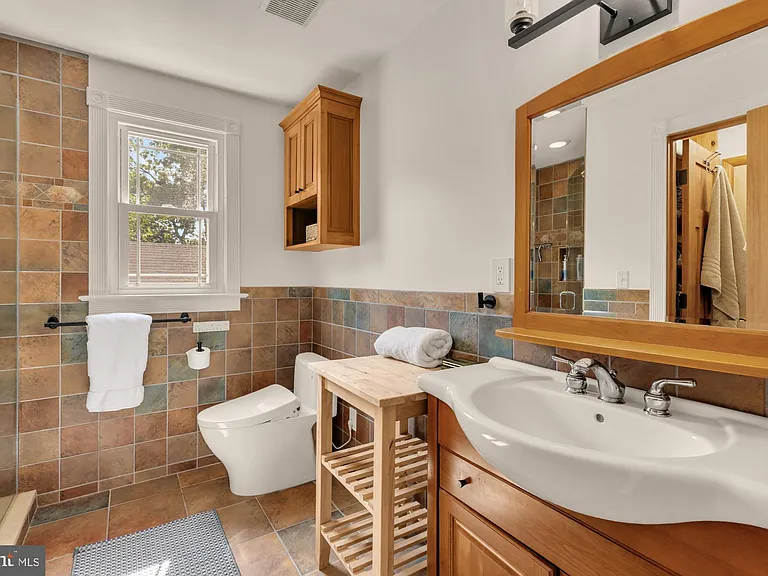 821 Elder St NW — Photo 17