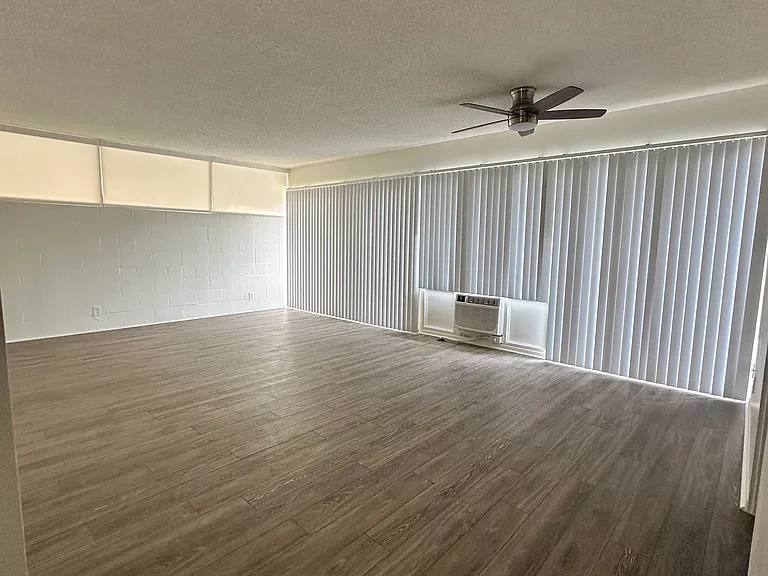 Palm Terrace Apartments — Photo 24