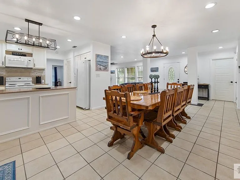 421 Mesquite Dr — Photo 11