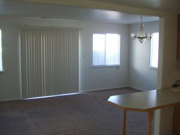 living room/dining room