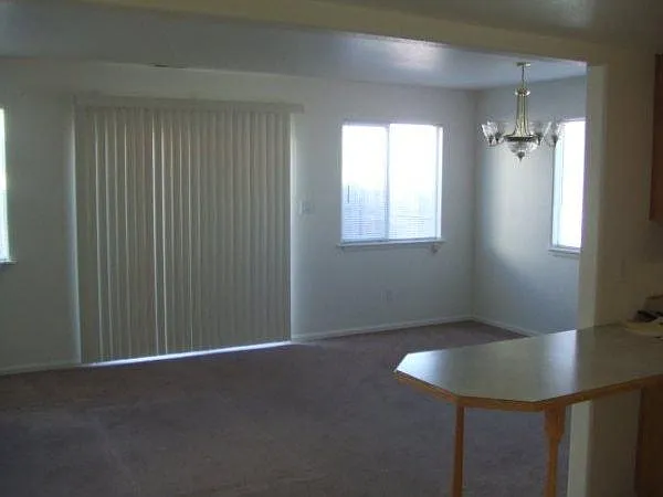 living room/dining room