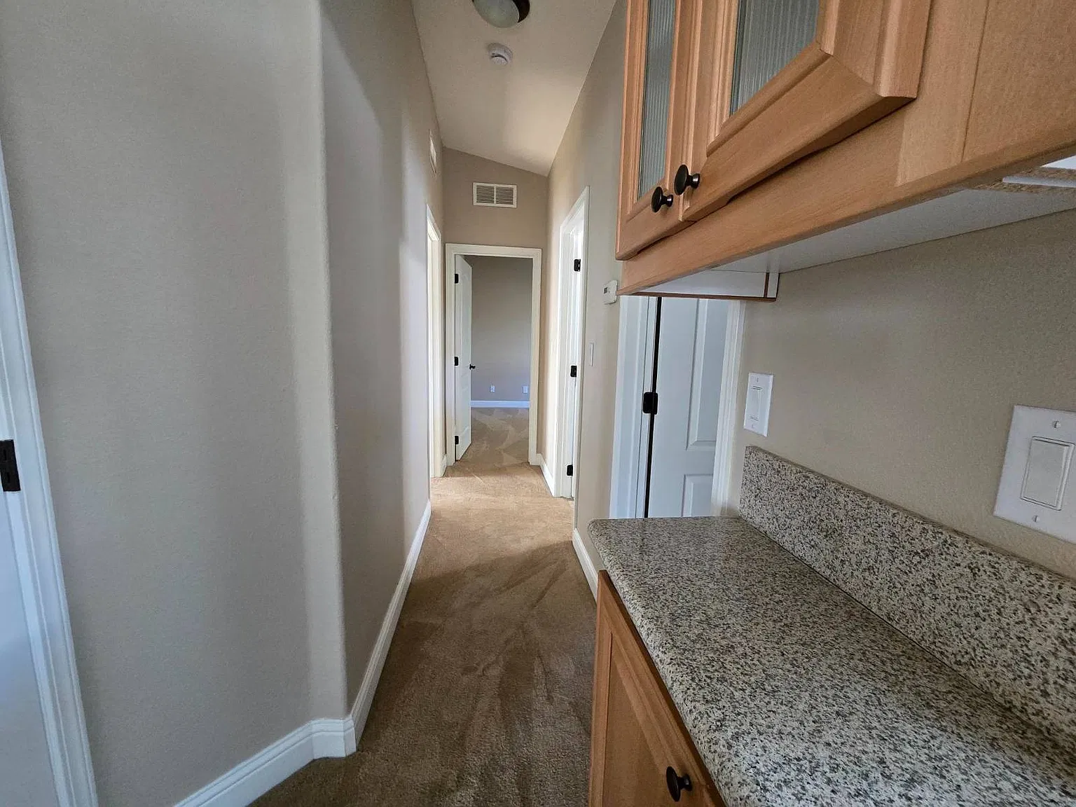 2 bed, 2.0 bath, 1270 sqft, $1,899 — Photo 4
