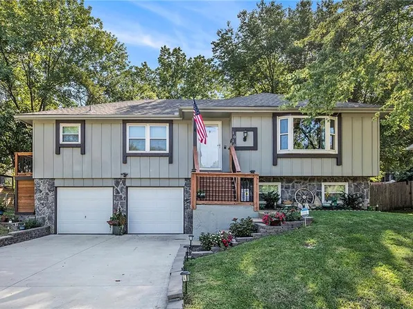 1010 N Parkway Dr, Olathe, KS 66061