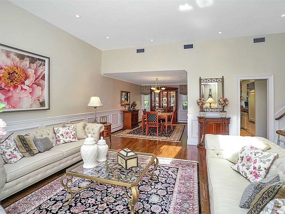 5th image of 34 Sugar Maple Dr