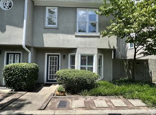 1102 Defoors Lndg NW, Atlanta, GA 30318