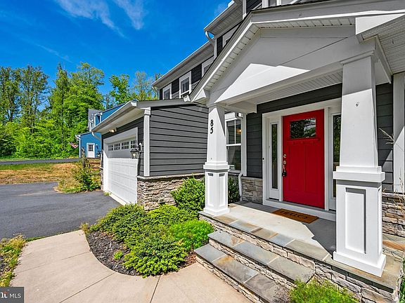 5th image of 85 Hopewell Dr