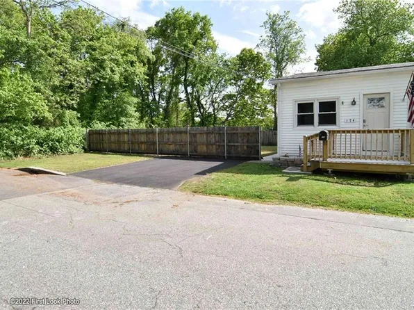 174 Bend St, Warwick, RI 02889