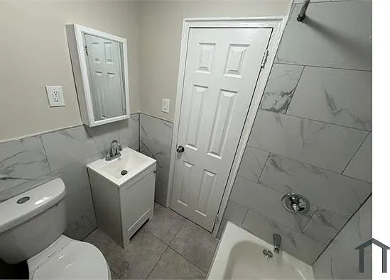 116 S Grove St #B2 — Photo 2