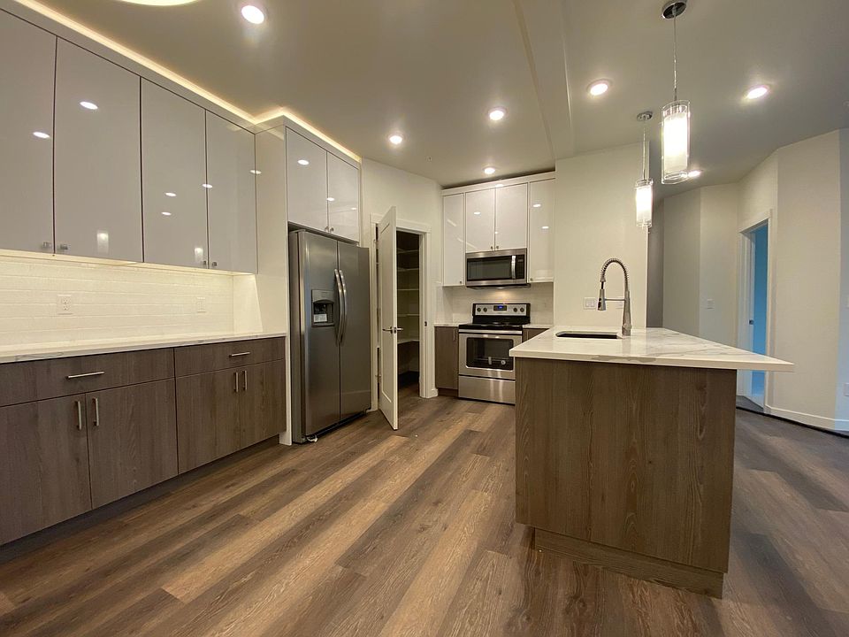 1st image of 5110 NE 81st Ave #1