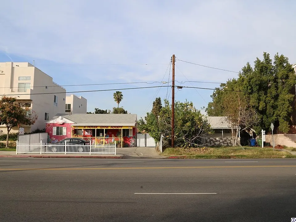 Building Photo 3