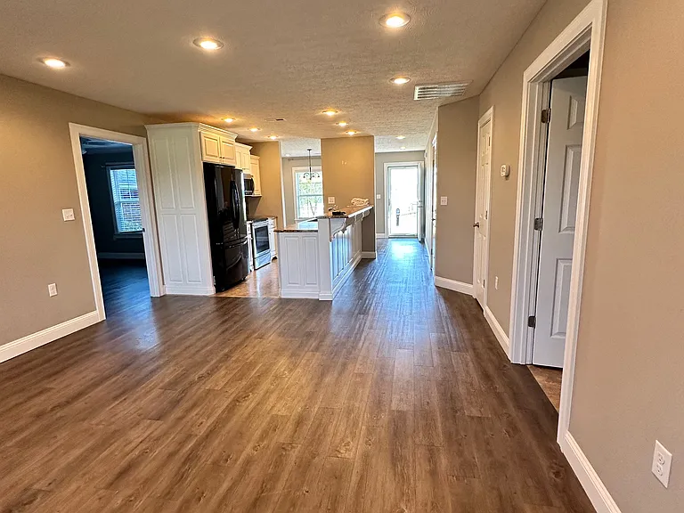 186 Bluegrass Dr — Photo 6