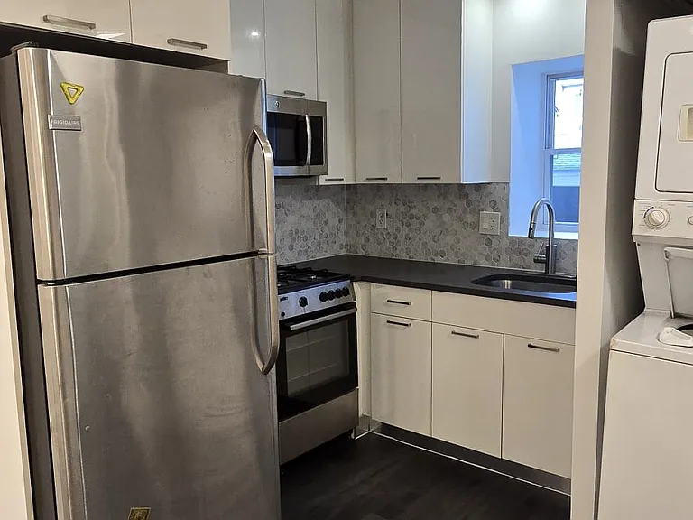2015 Homecrest Ave #1 — Photo 3