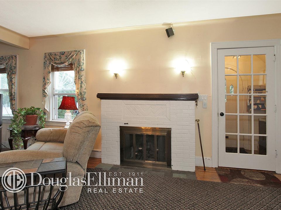 1st image of 235 Spruce St