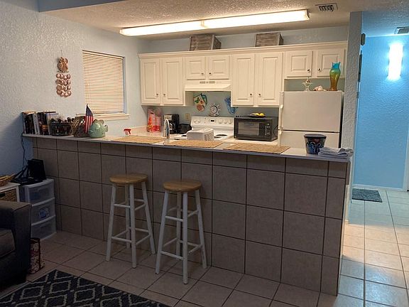 4th image of 127 E Morningside Dr #201