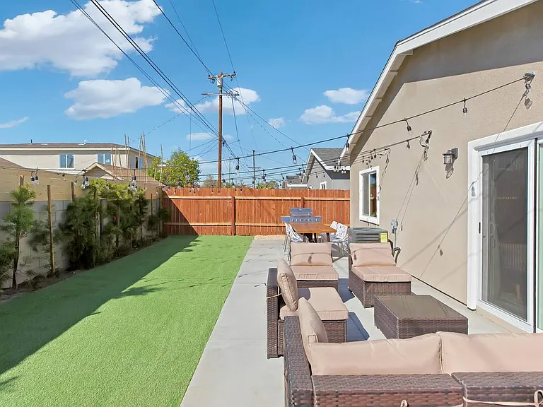 14415 Pontlavoy Ave — Photo 12