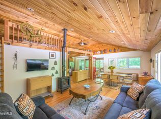 2 Woods Rd, Stockbridge, MA 01262