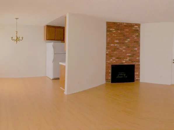 1325 Brockton Ave APT 8, Los Angeles, CA 90025