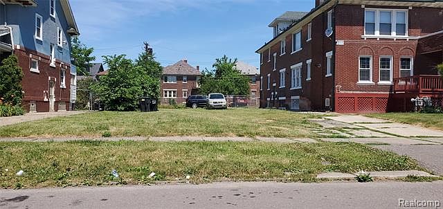 2nd image of 2522 W Philadelphia St