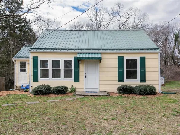 510 Short St W, Hillsborough, NC 27278