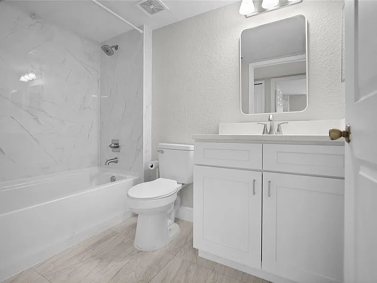 13929 Fairway Island Dr #818 — Photo 25