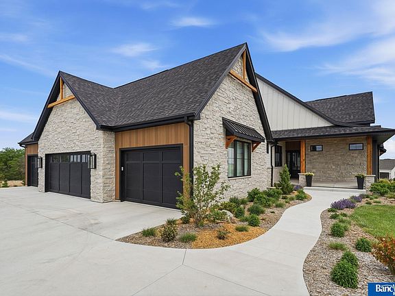 3rd image of 7820 Prairie Flower Dr