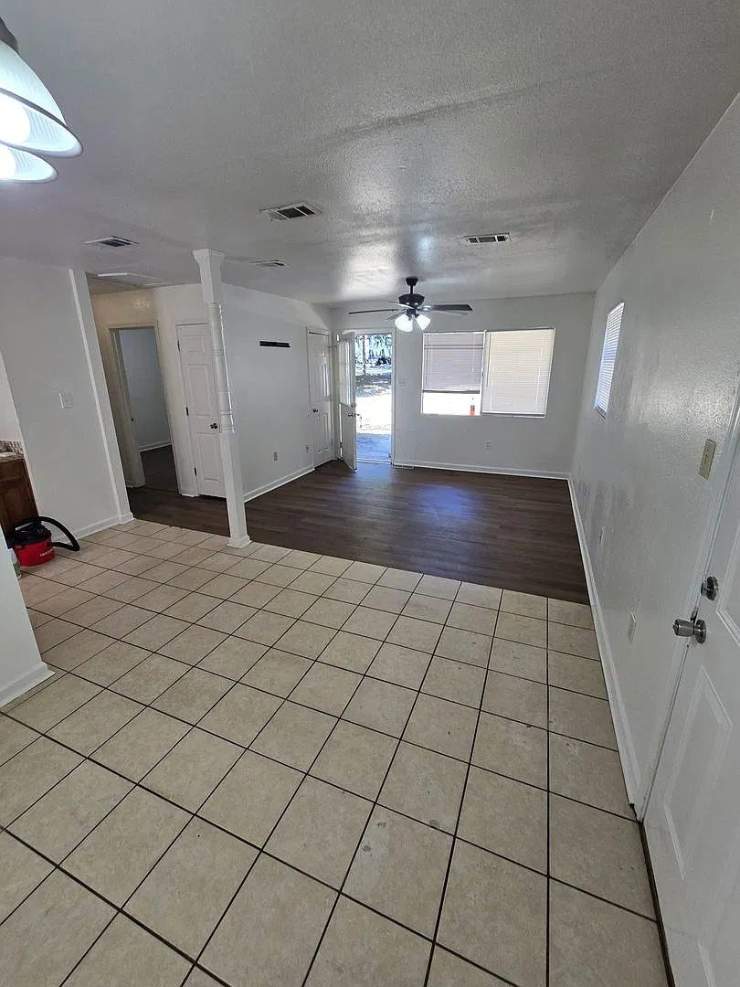 Gulfport 3 Bedroom — Photo 4