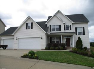 176 Westover Ln, Washington, WV 26181