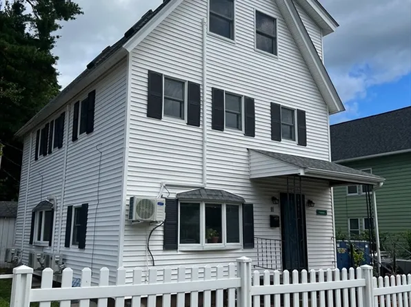 11 Amherst St, Worcester, MA 01602