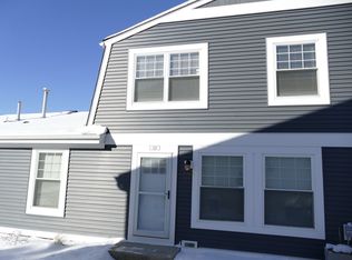 328 Farmingdale Cir, Vernon Hills, IL 60061