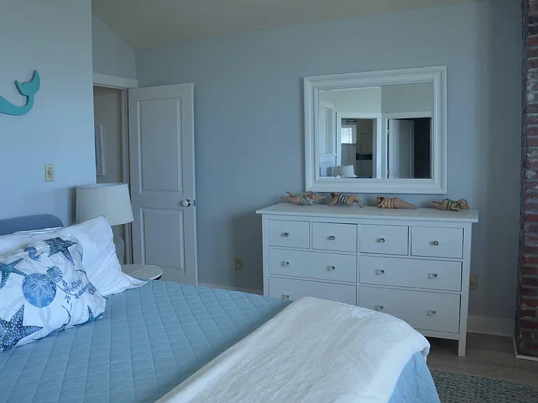 704 Ocean Front — Photo 31
