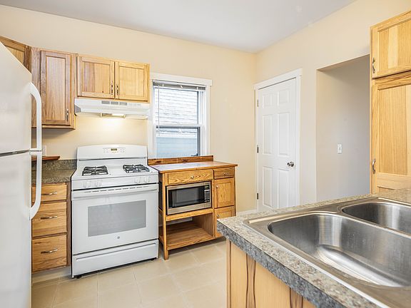 4th image of 520 Elmwood Ct