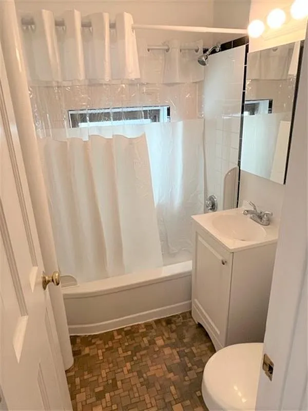 2 bed, $3,665 — Photo 4