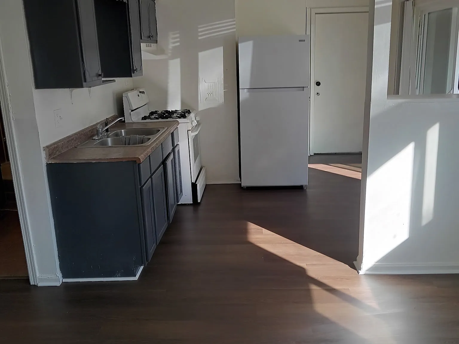 1 bed, 700 sqft, $1,350 — Photo 2
