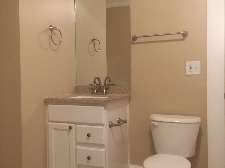 415 Cedar Ave SW — Photo 11