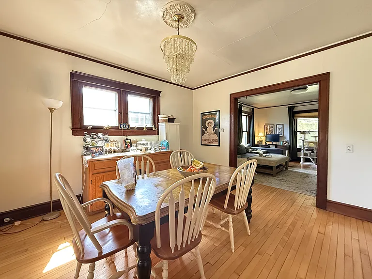 1008 W Huron St — Photo 8