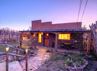 232 Peralta Ln, Taos, NM 87571