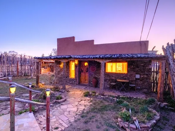 232 Peralta Ln, Taos, NM 87571