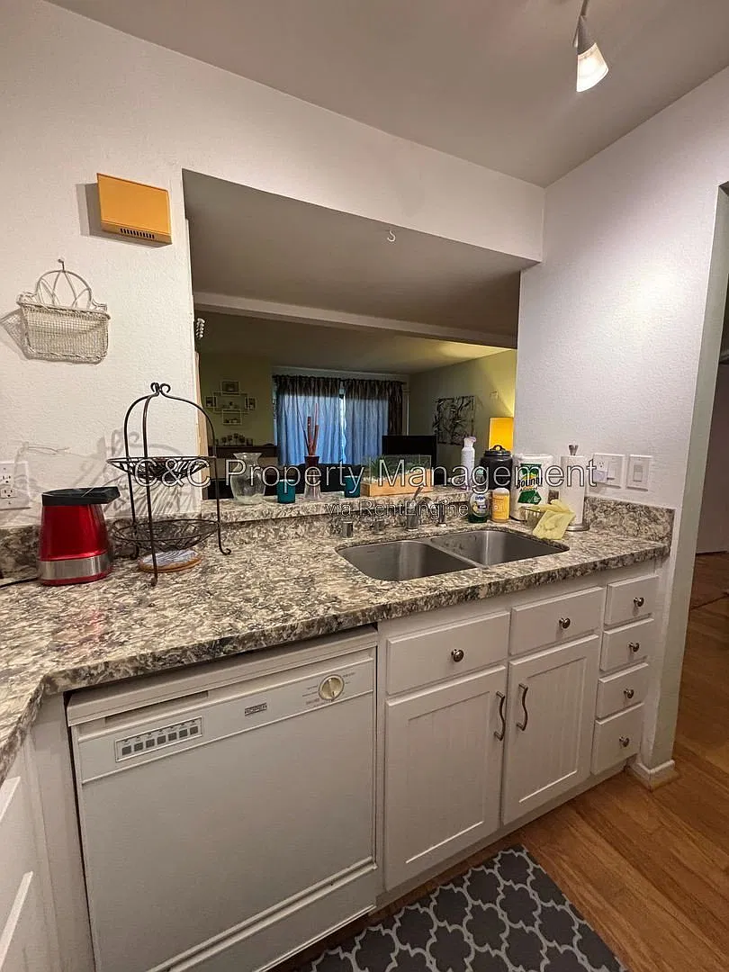 2 bed, 1.0 bath, 850 sqft, $2,895 — Photo 3