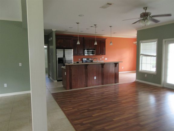 4th image of 118 Sagewood Ln