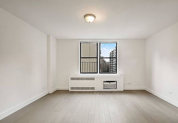 3rd image of 530 2nd Ave APT 7F