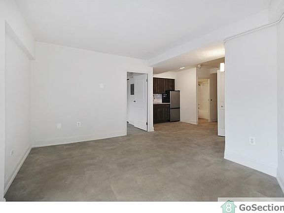 4th image of 80 E Hancock St #605