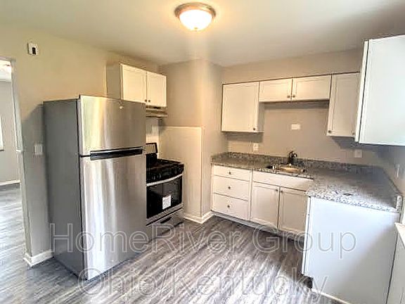5th image of 1147 Cedar Ave